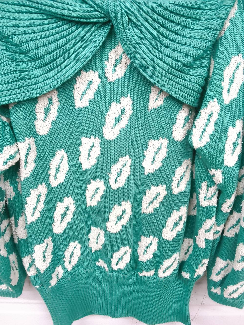 Vibrant Vintage 80s Carella Italian Knit Sweater – Emerald Green & White - Picture 6 of 6